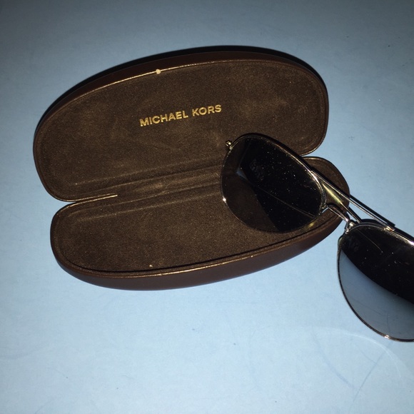 Michael Kors glass case - Picture 2 of 3